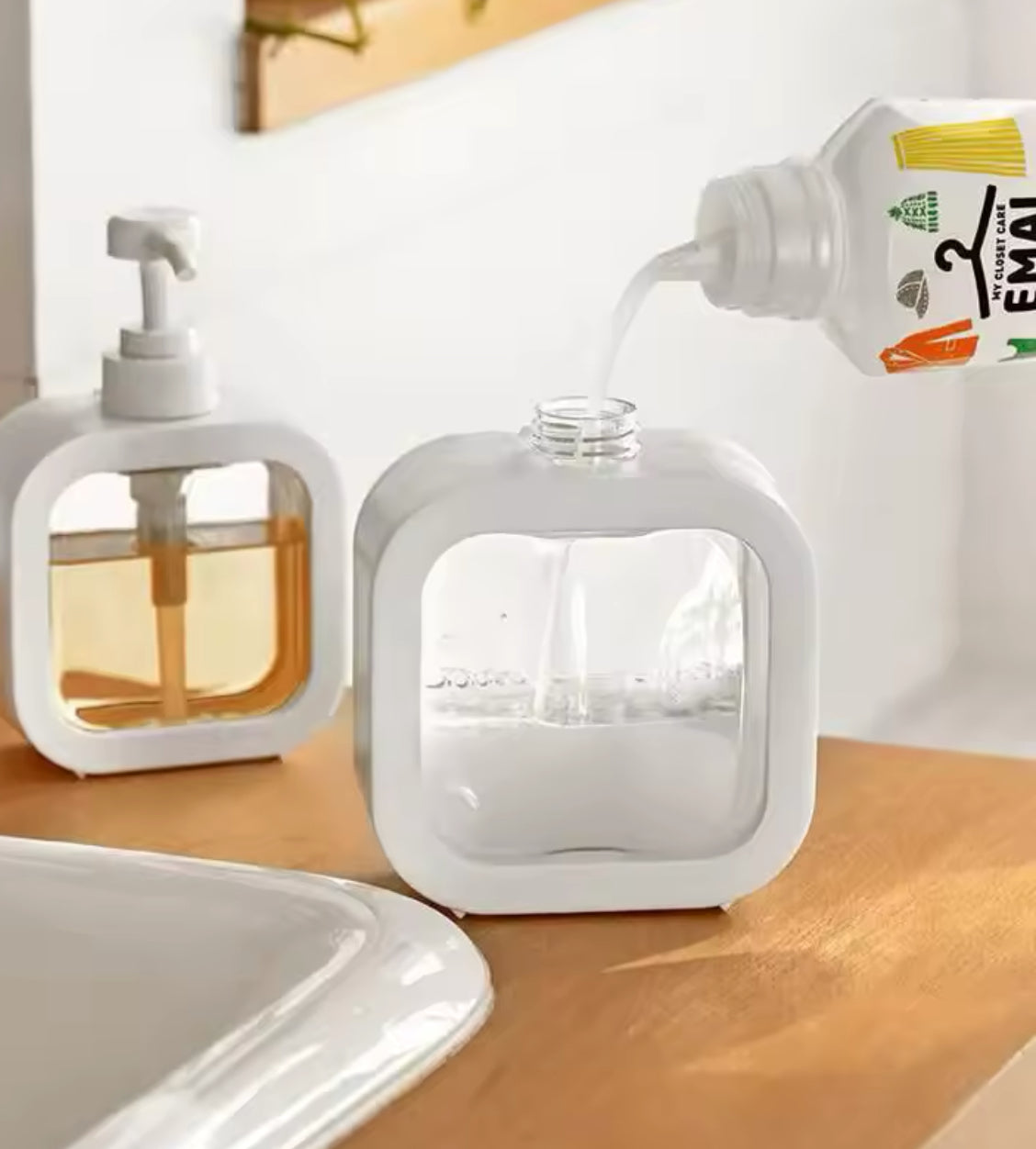 Large capacity detergent bottle, shower gel bottle, kitchen